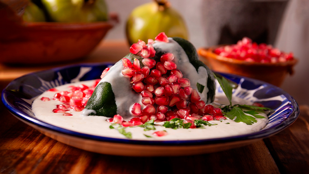 Chiles en Nogada: Una Tradición Culinaria Mexicana que se Disfruta una Vez al Año